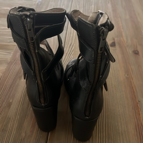 Freebird by Steven NEW Bond Sandal Black Box Included 10 Rare Find - Picture 7 of 10